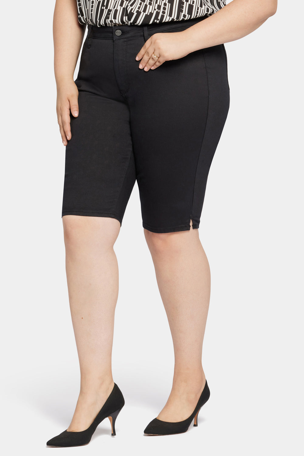 Sophie Bike Capri Jeans In Plus Size - Black