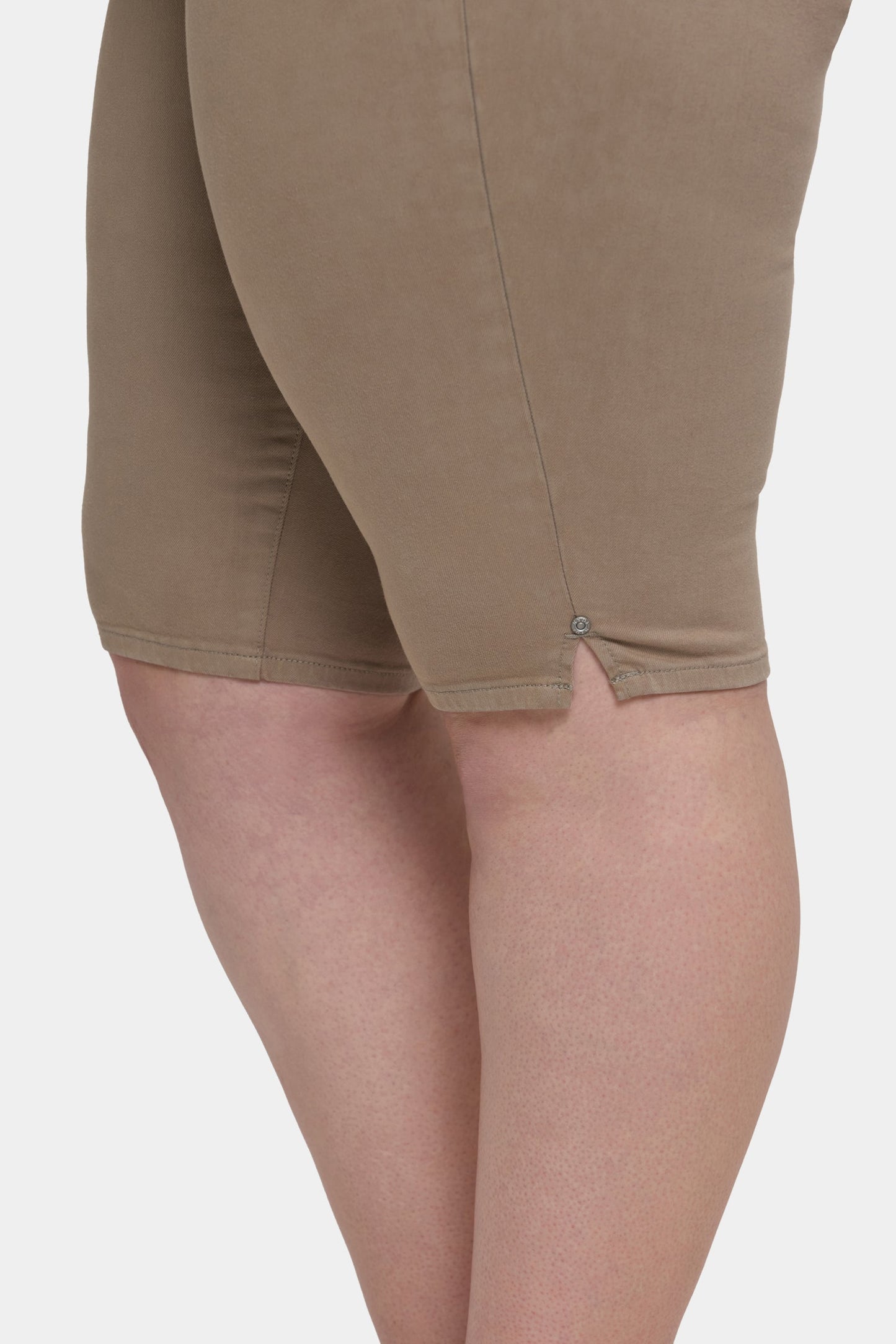 Sophie Bike Capri Jeans In Plus Size - Saddlewood