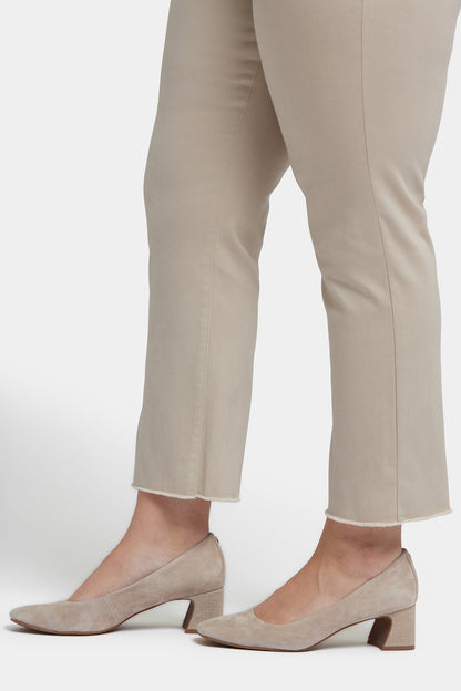 Marilyn Straight Ankle Jeans In Plus Size - Feather