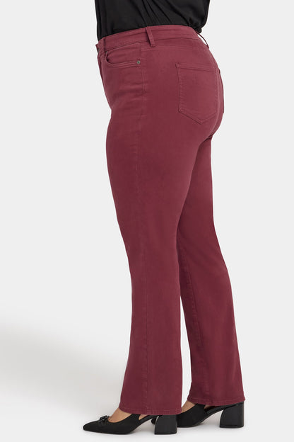 Marilyn Straight Jeans In Plus Size - True Burgundy