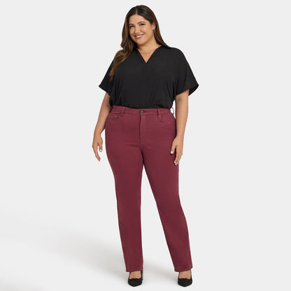 Marilyn Straight Jeans In Plus Size - True Burgundy