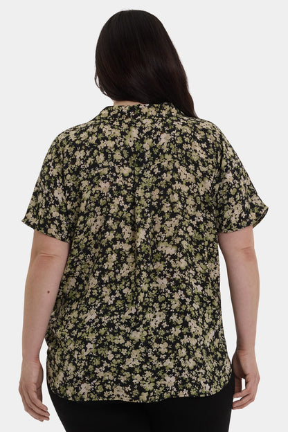 Becky Short Sleeved Blouse In Plus Size - Granada Garden