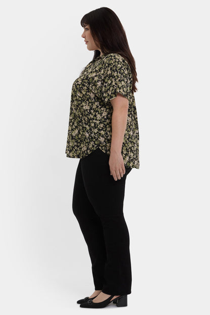 Becky Short Sleeved Blouse In Plus Size - Granada Garden