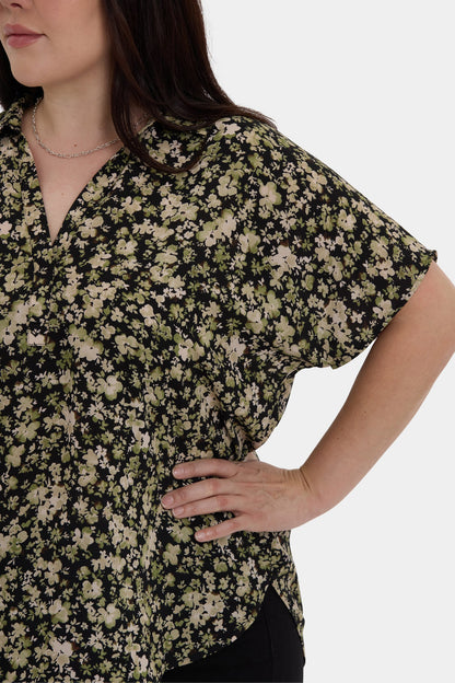 Becky Short Sleeved Blouse In Plus Size - Granada Garden