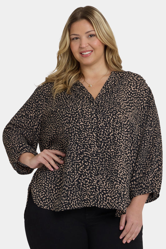 Pintuck Blouse In Plus Size - Camille le Vie