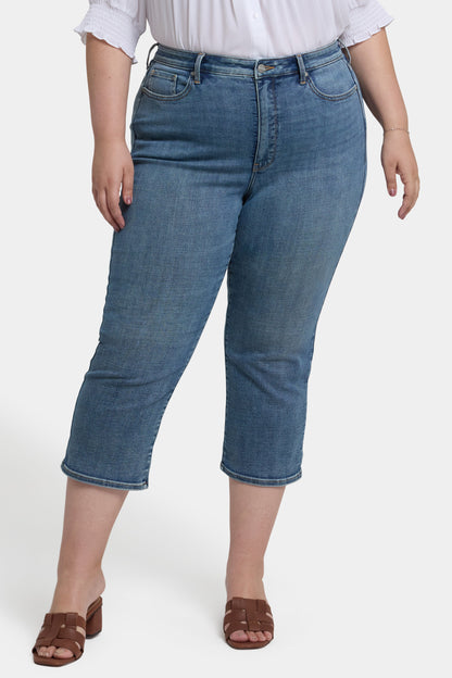 Joni Relaxed Capri Jeans In Plus Size - Majorca Bay