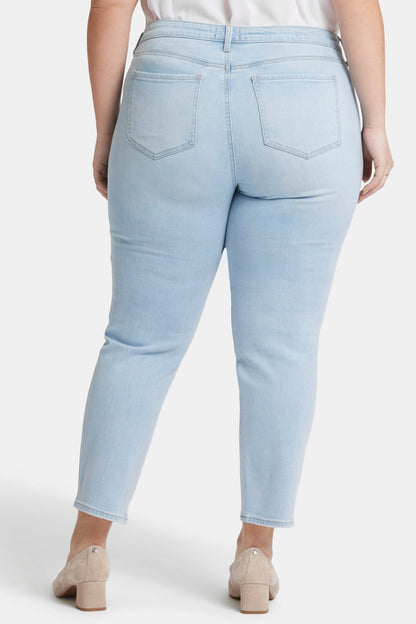 Stella Tapered Ankle Jeans In Plus Size - Estrella