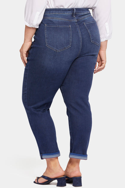 Margot Girlfriend Jeans In Plus Size - Blue Moon