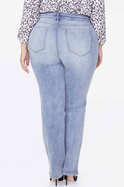 Marilyn Straight Jeans In Plus Size - Biscayne