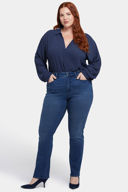 Marilyn Straight Jeans In Plus Size - Rendezvous