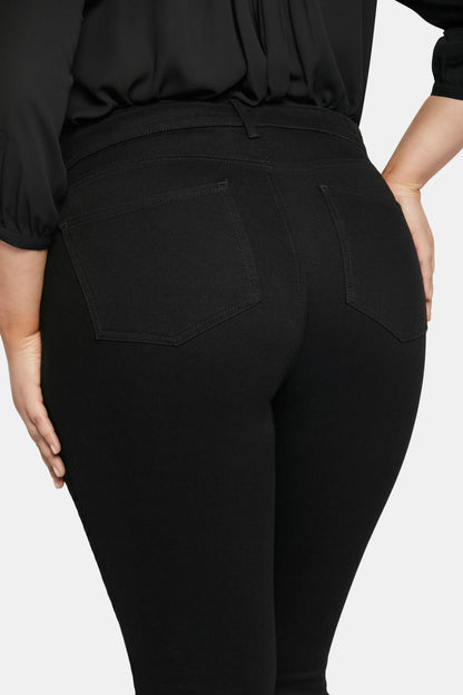 Marilyn Straight Jeans In Plus Size - Black