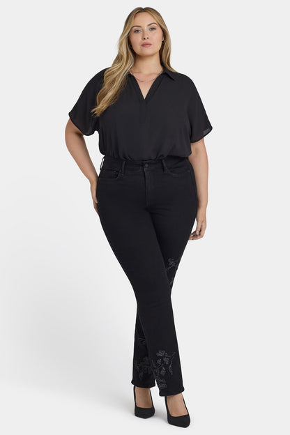Marilyn Straight Jeans In Plus Size - Black Rinse