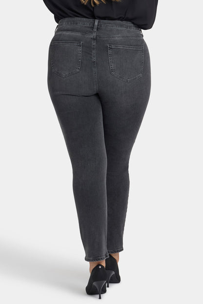 Sheri Slim Jeans In Plus Size - Gloomy Marais