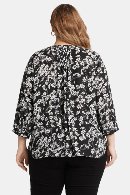 Pintuck Blouse In Plus Size - Stefania