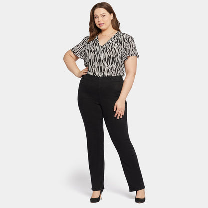 Pull-On Straight Pants In Plus Size - Stellar