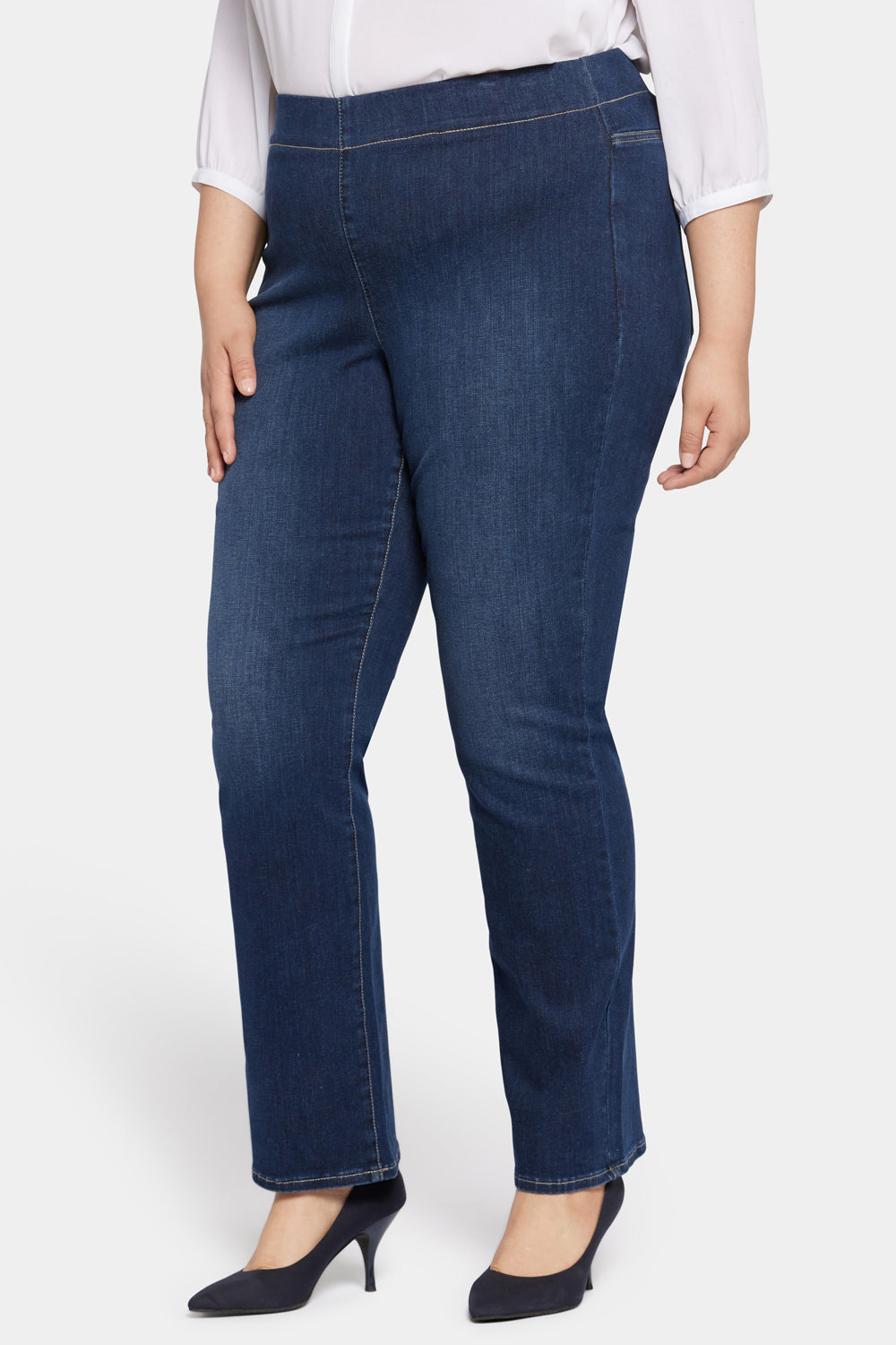 Pull-On Straight Jeans In Plus Size - Wonderland