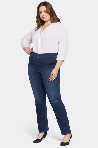 Pull-On Straight Jeans In Plus Size - Wonderland