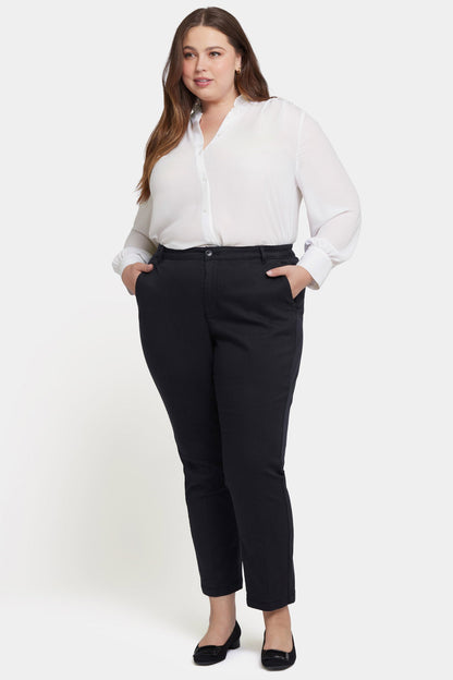 Sadie Slim Pants In Plus Size - Black